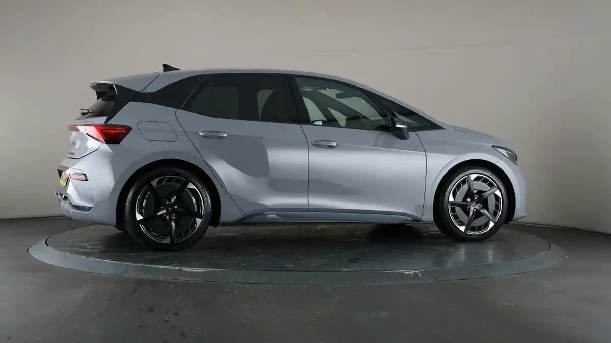 2022-cupra-born-e-v3-204ps-58kwh-big-56