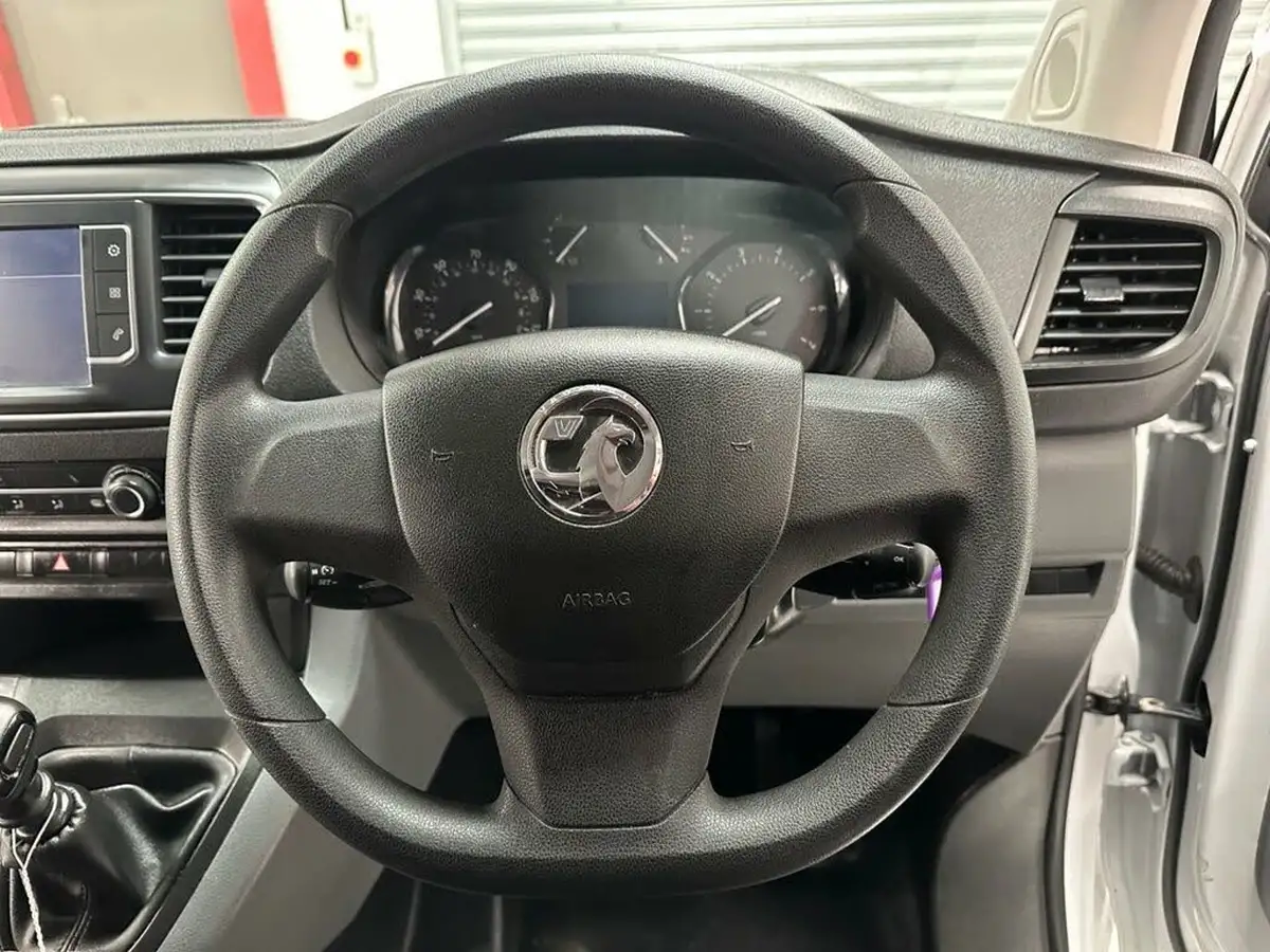 2022-vauxhall-vivaro-15td-2900-l2h1-dynamic-big-15