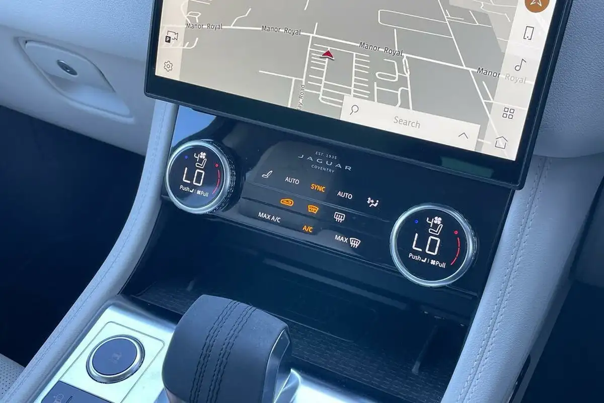 2023-jaguar-f-pace-20-d200-r-dynamic-se-big-36