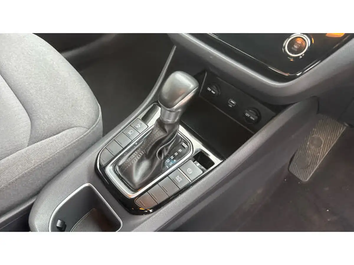 2022-hyundai-ioniq-16-gdi-premium-se-hybrid-big-12