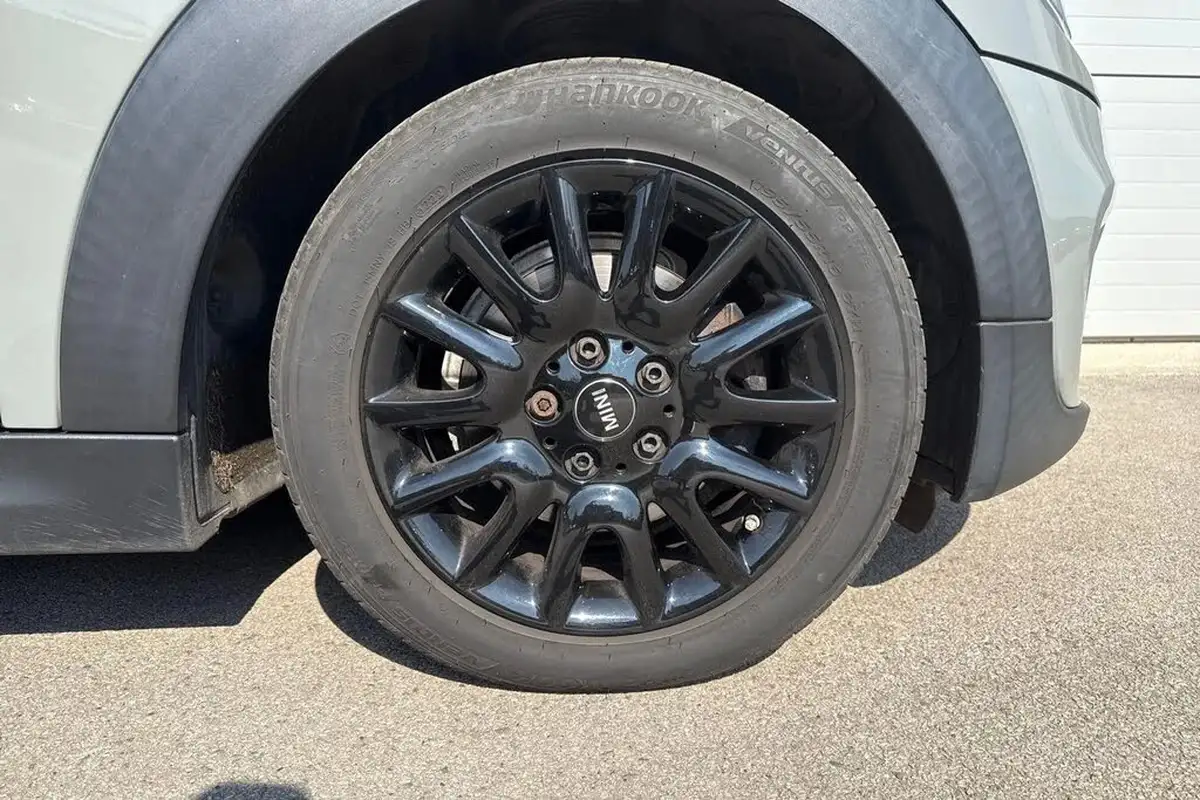 2019-mini-cooper-15-cooper-classic-hatchback-3d-big-20