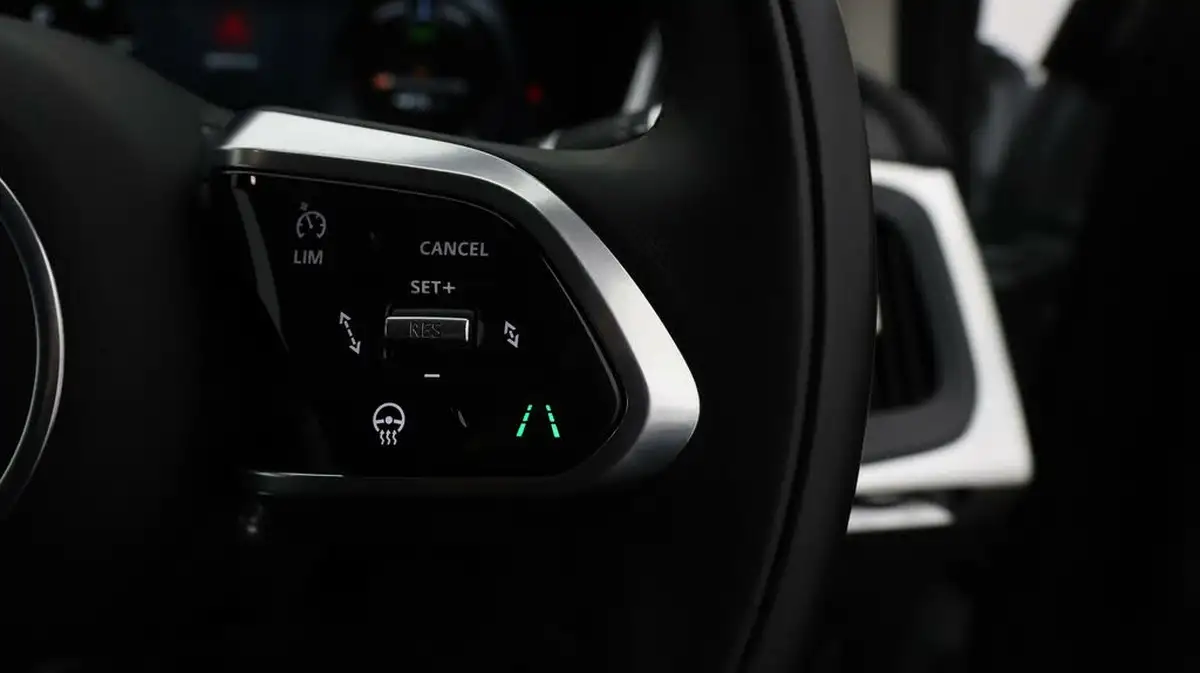 2021-jaguar-i-pace-ev400-se-big-22