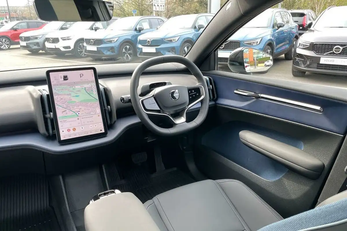 2024-volvo-ex30-e-single-motor-ultra-big-31