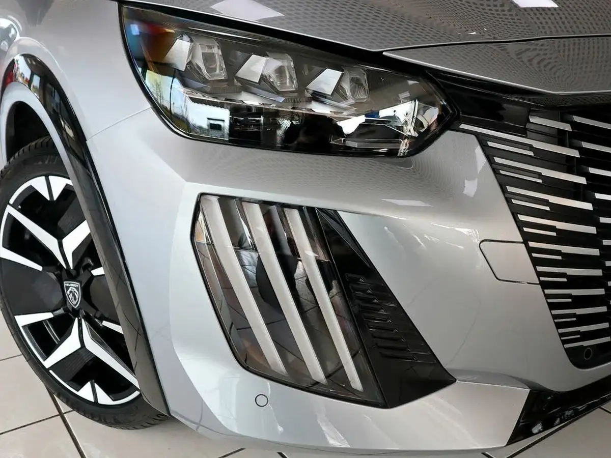 2024-peugeot-208-12-puretech-gt-100ps-big-11