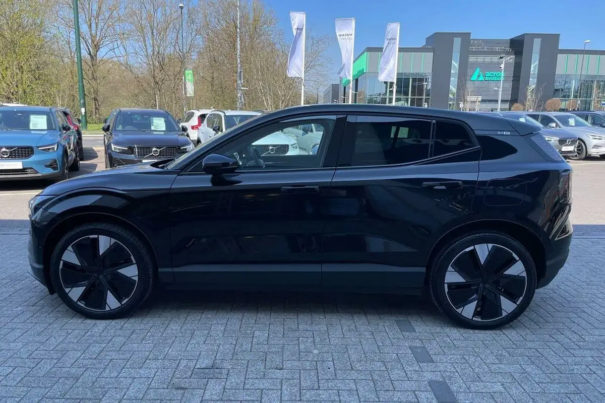2024-volvo-ex30-e-single-motor-ultra-big-9