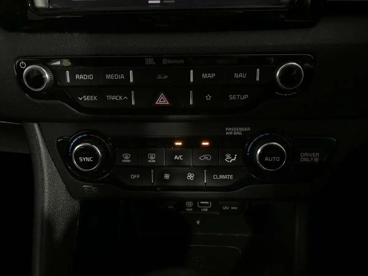 2017-kia-niro-16-gdi-3-156kwh-lithium-ion-big-23