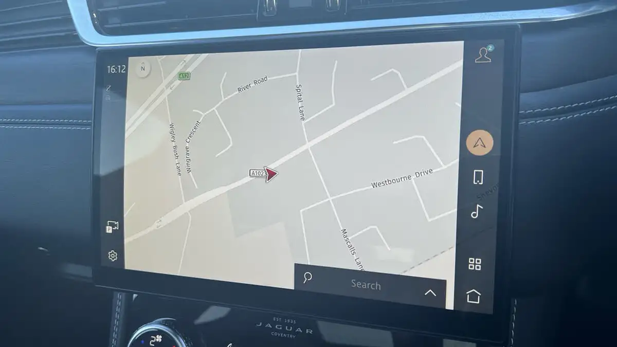 2022-jaguar-f-pace-20-p250-r-dynamic-hse-big-10