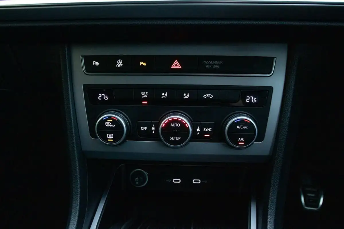 2021-seat-ateca-15-tsi-evo-fr-big-31