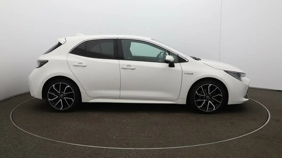 2019-toyota-corolla-20-vvt-i-excel-trk-hatchback-big-40