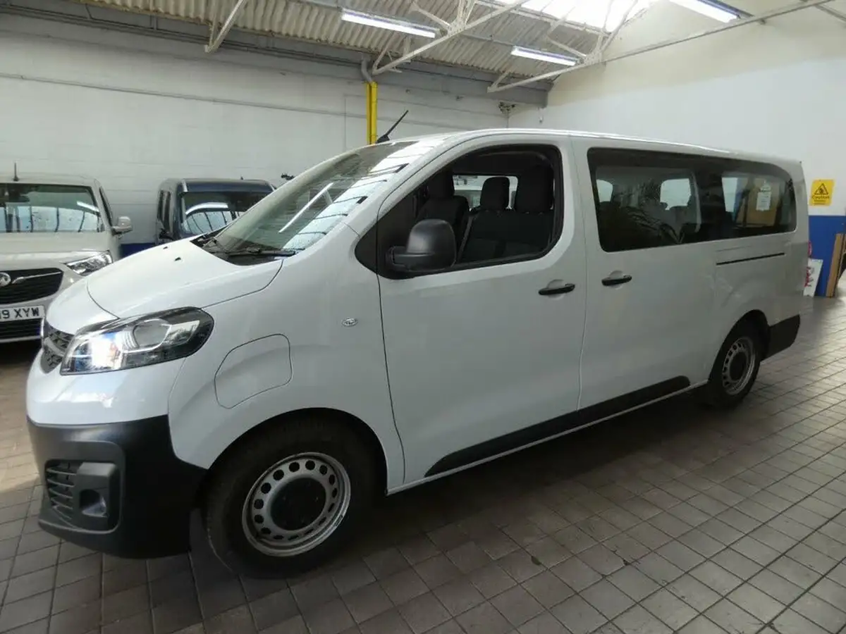 2023-vauxhall-vivaro-life-e-combi-l-big-12