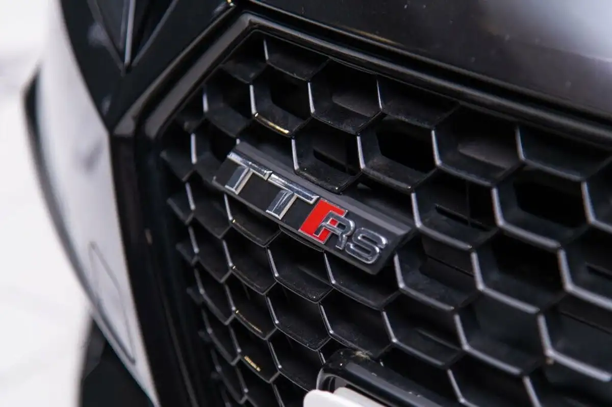 2018-audi-tt-coupe-25-tfsi-quattro-rs-big-58