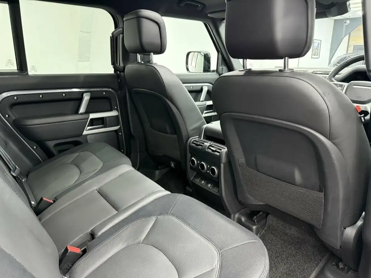2023-land-rover-110-defender-30-d300-x-dynamic-hse-big-9