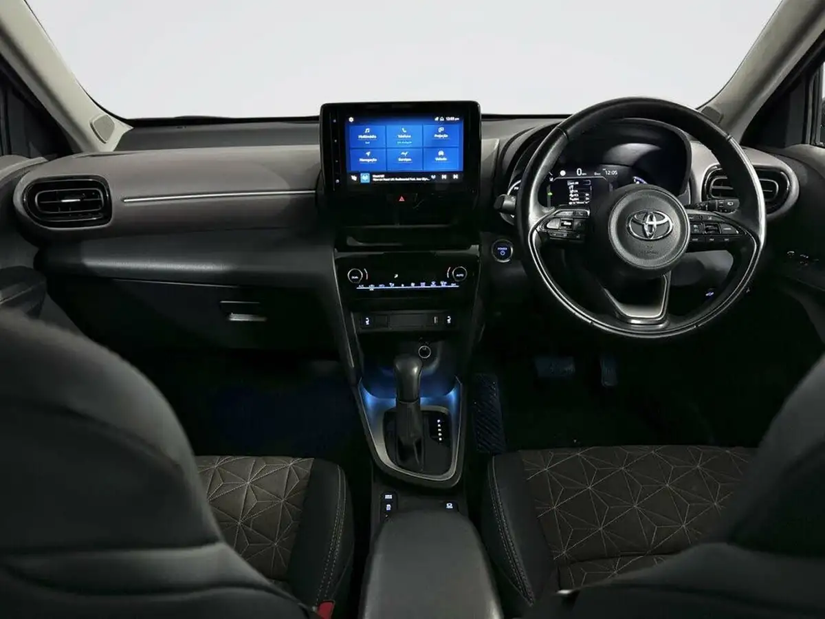 2022-toyota-yaris-cross-15-vvt-i-excel-big-2