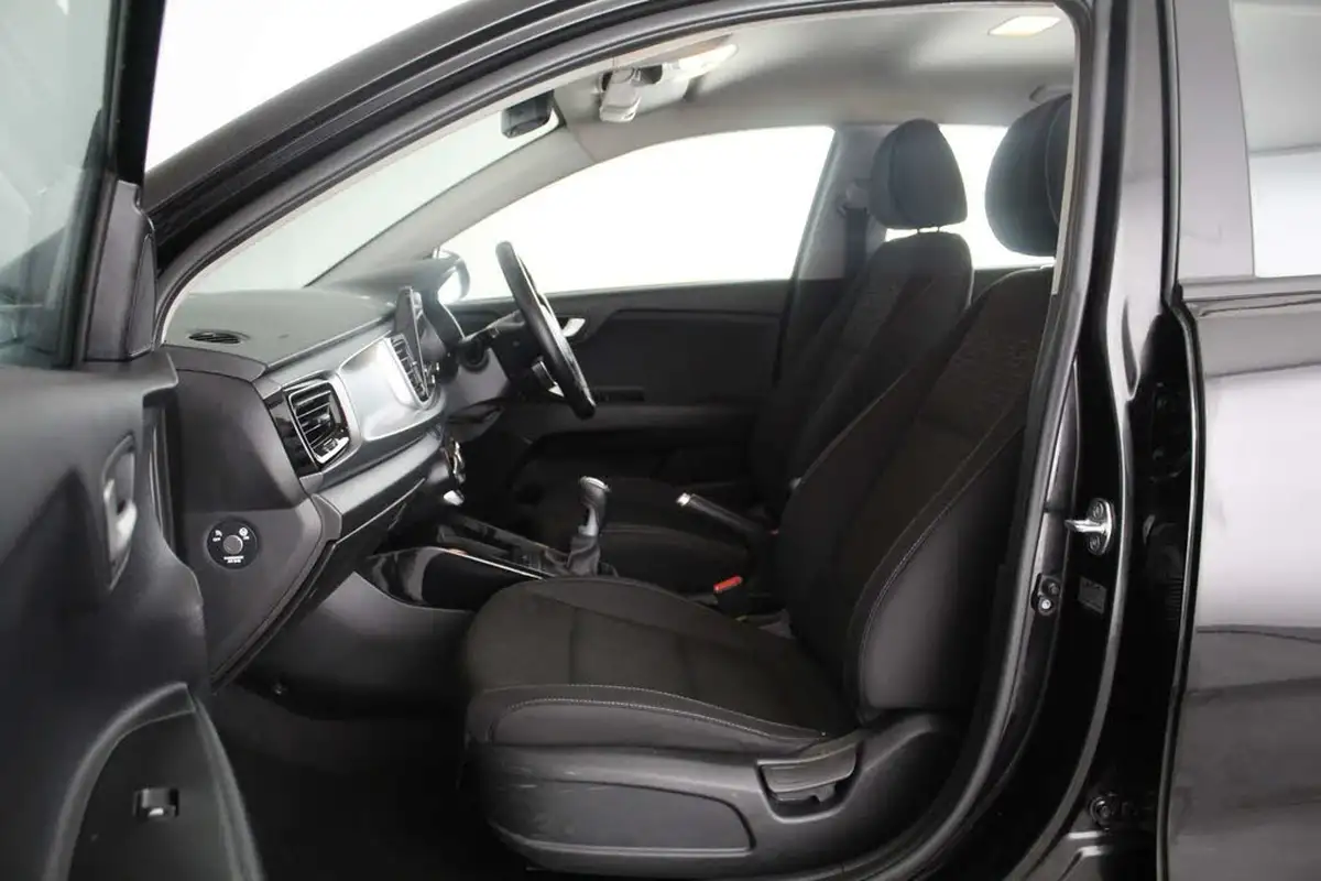 2023-kia-rio-10-t-gdi-2-big-19