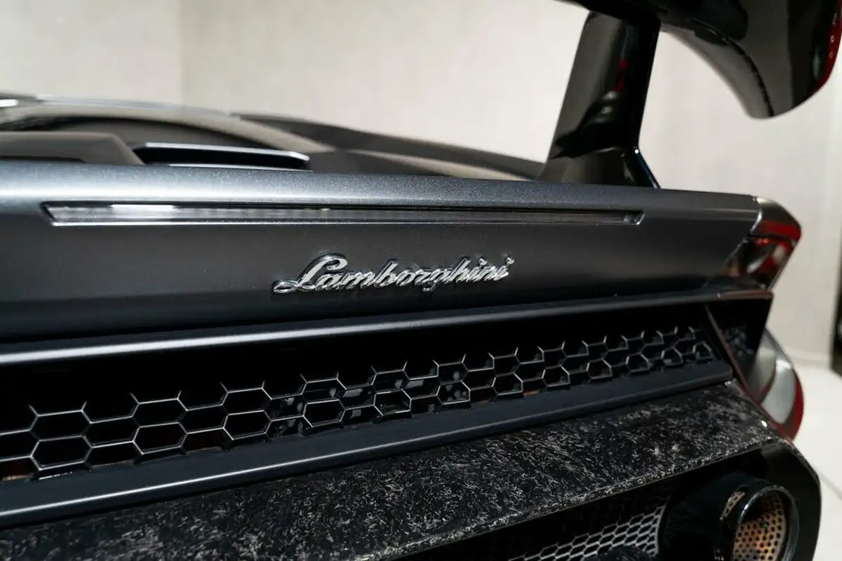 2018-lamborghini-huracan-52-performante-coupe-big-35