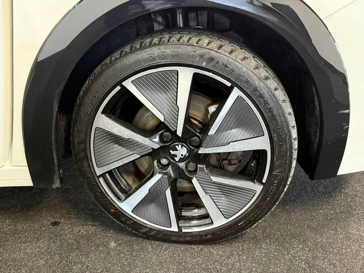 2020-peugeot-208-e-gt-line-big-10