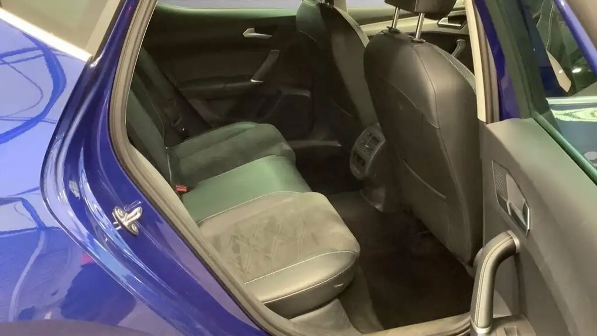 2021-seat-leon-14-e-hybrid-xcellence-hatchback-big-7