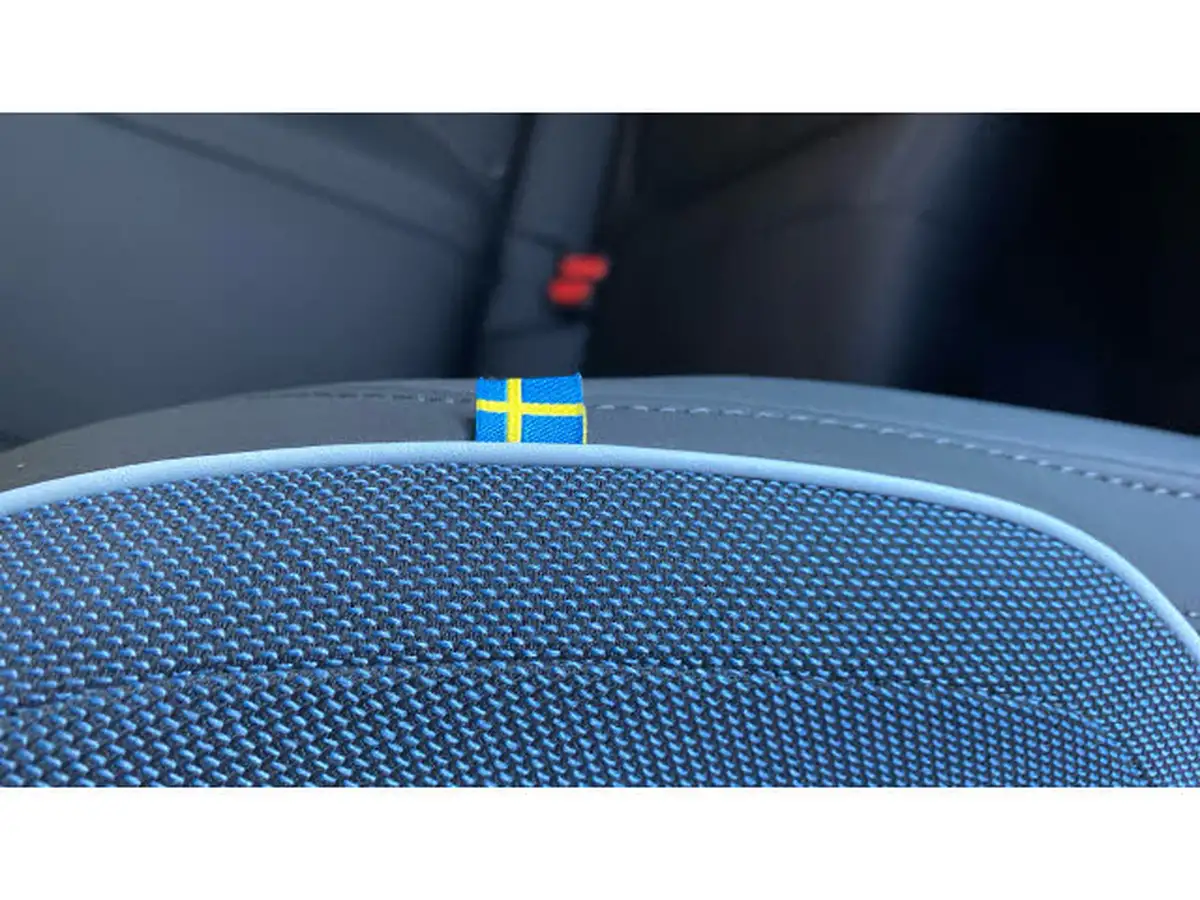 2024-volvo-ex30-e-single-motor-plus-extended-range-big-21