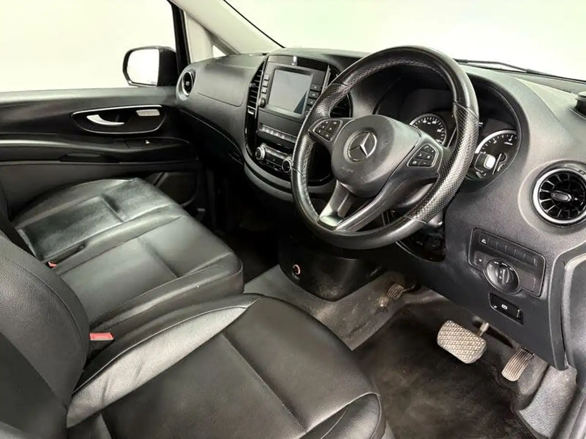 2022-mercedes-benz-vito-big-8