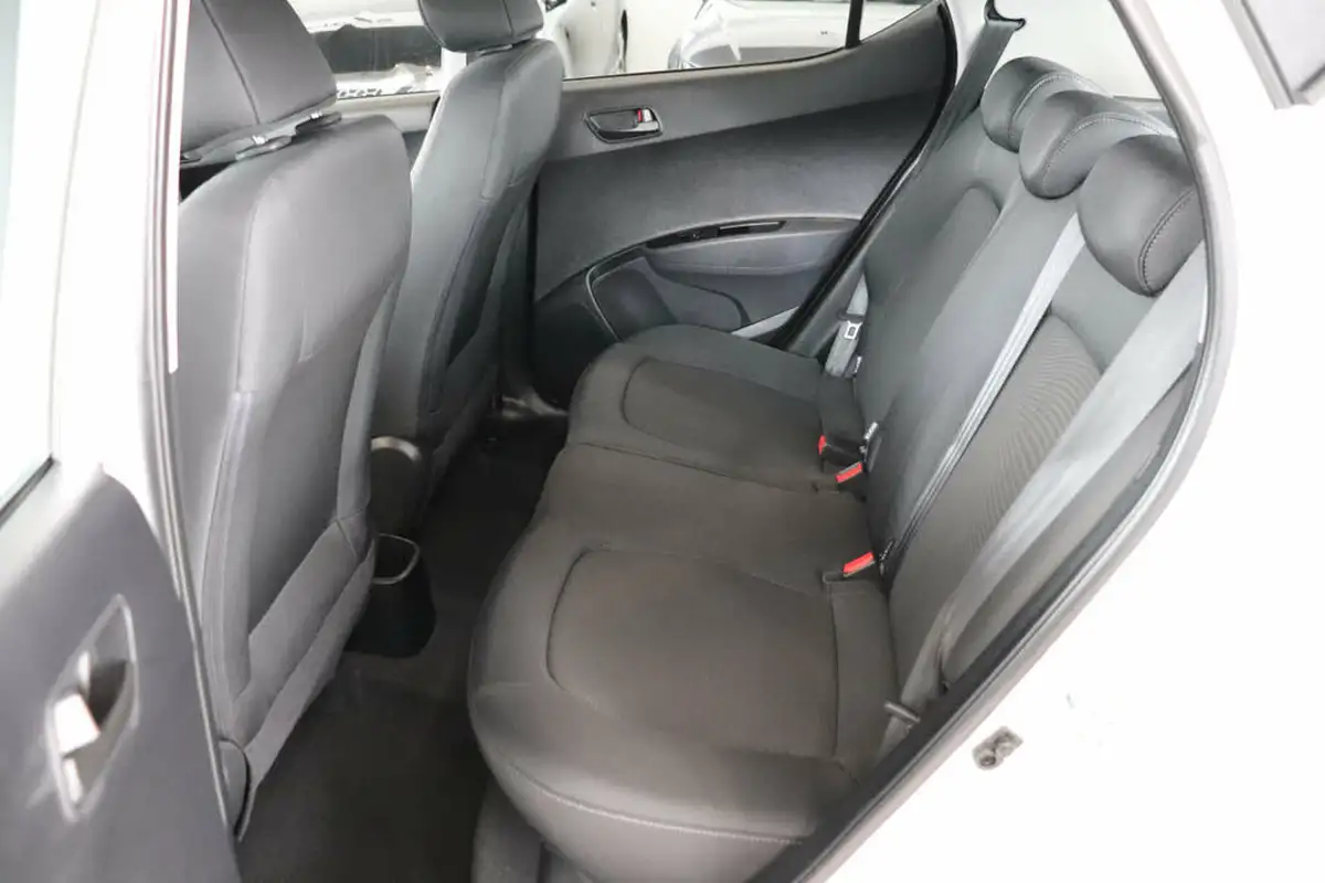 2017-hyundai-i10-12-se-big-26
