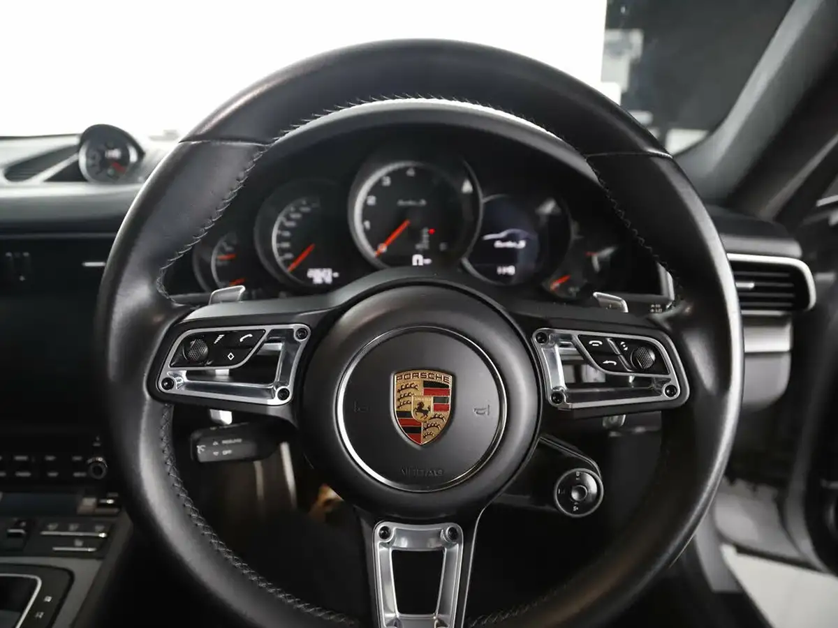 2016-porsche-911-38-turbo-s-coupe-big-10