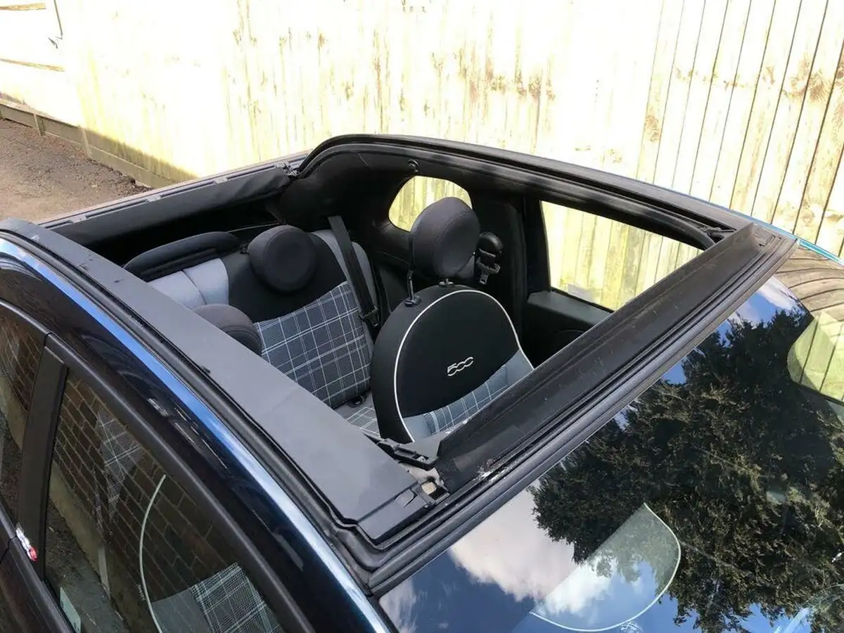 2021-fiat-500c-10-lounge-big-28