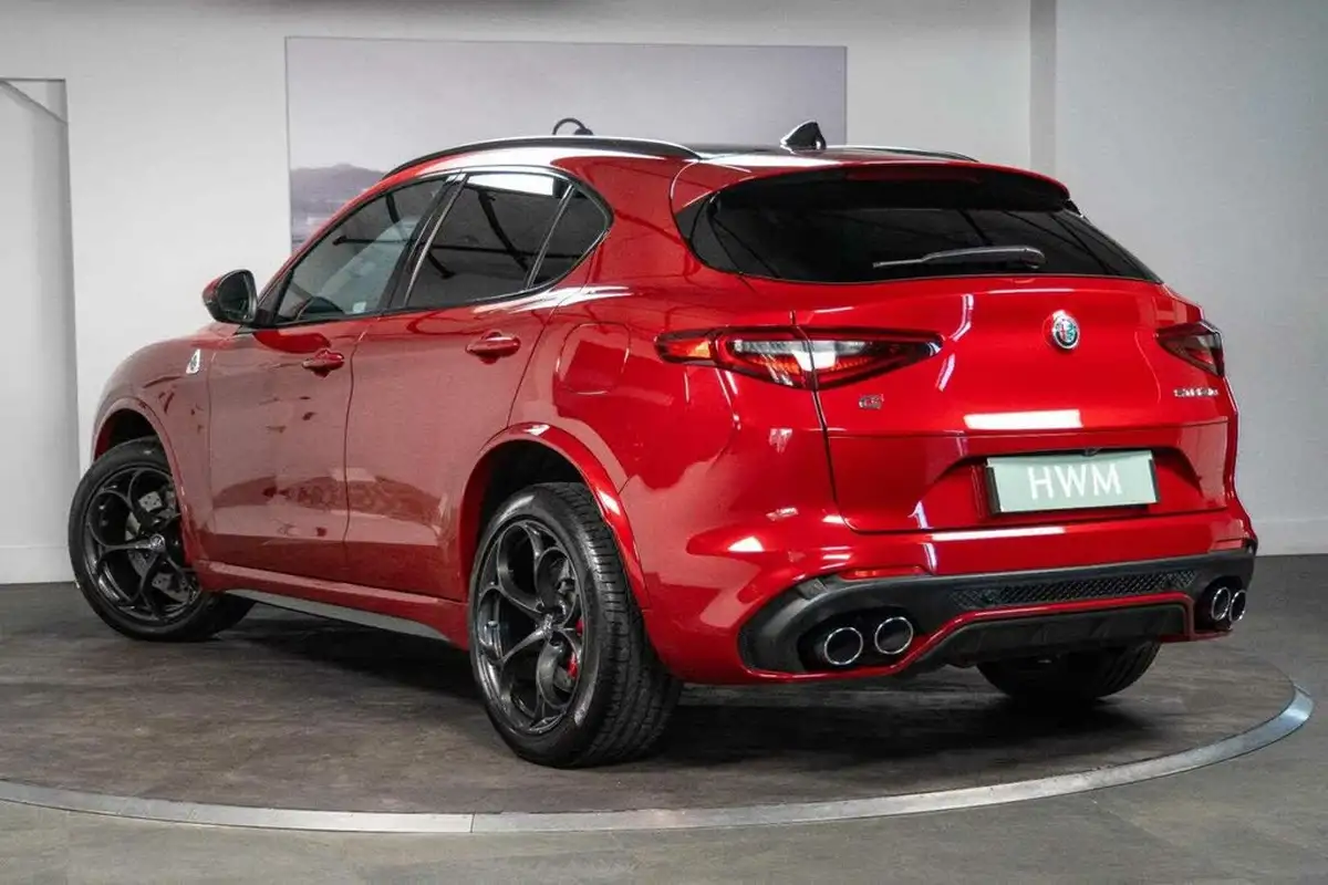 2018-alfa-romeo-stelvio-29-biturbo-quadrifoglio-big-1
