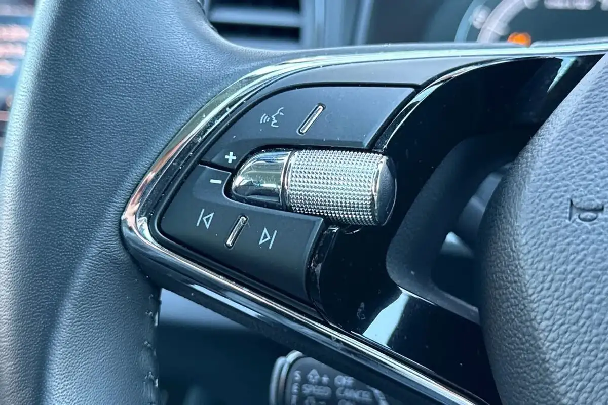 2022-skoda-karoq-15-tsi-se-technology-dsg-big-30