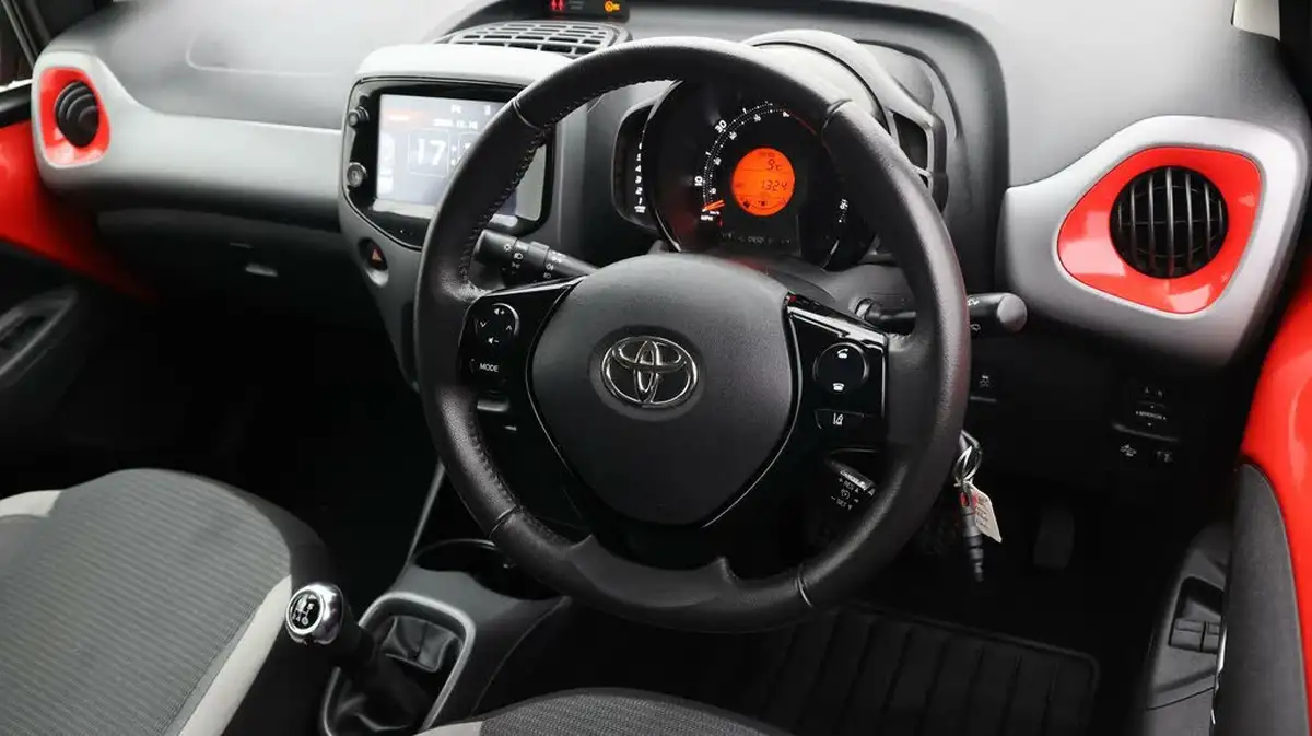 2021-toyota-aygo-10-vvt-i-x-trend-tss-big-8