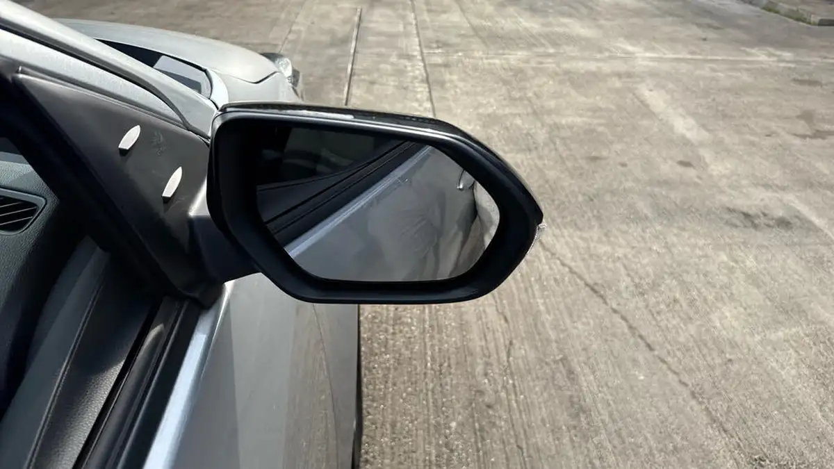2024-mazda-mazda2-15-centre-line-big-21