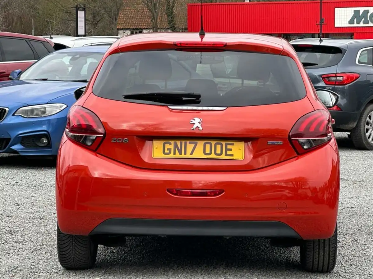 2017-peugeot-208-12-puretech-allure-82bhp-5d-big-4