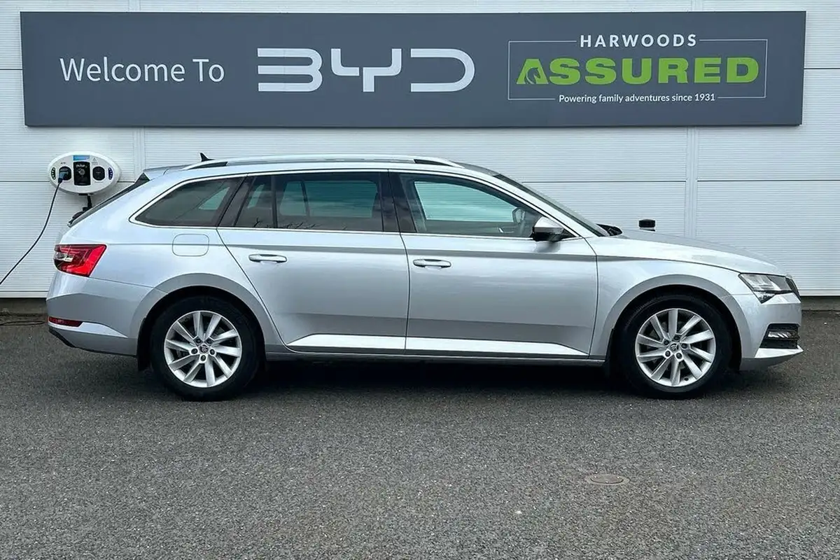 2022-skoda-superb-20tdi-se-technology-estate-dsg-big-1