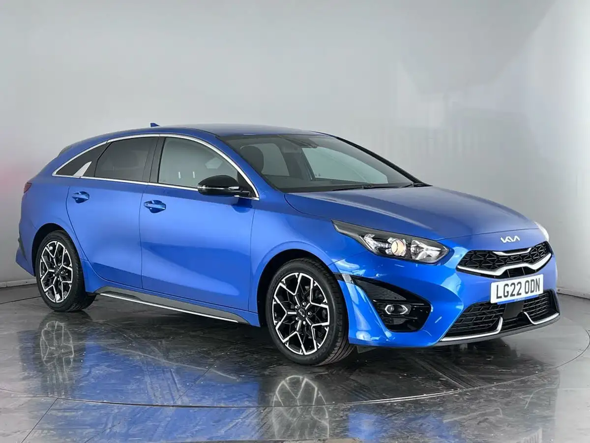 2022-kia-pro-ceed-15-t-gdi-gt-line-big-0
