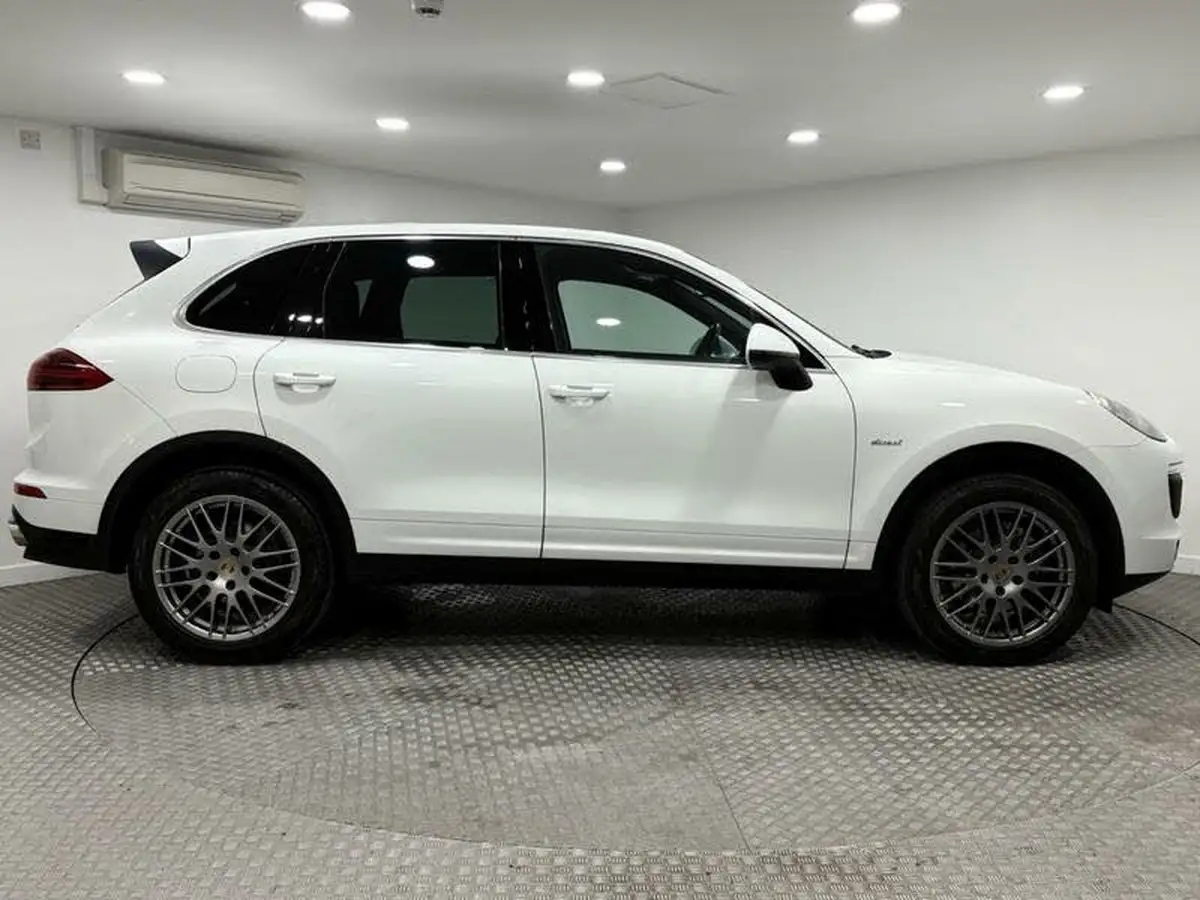 2015-porsche-cayenne-30td-big-1