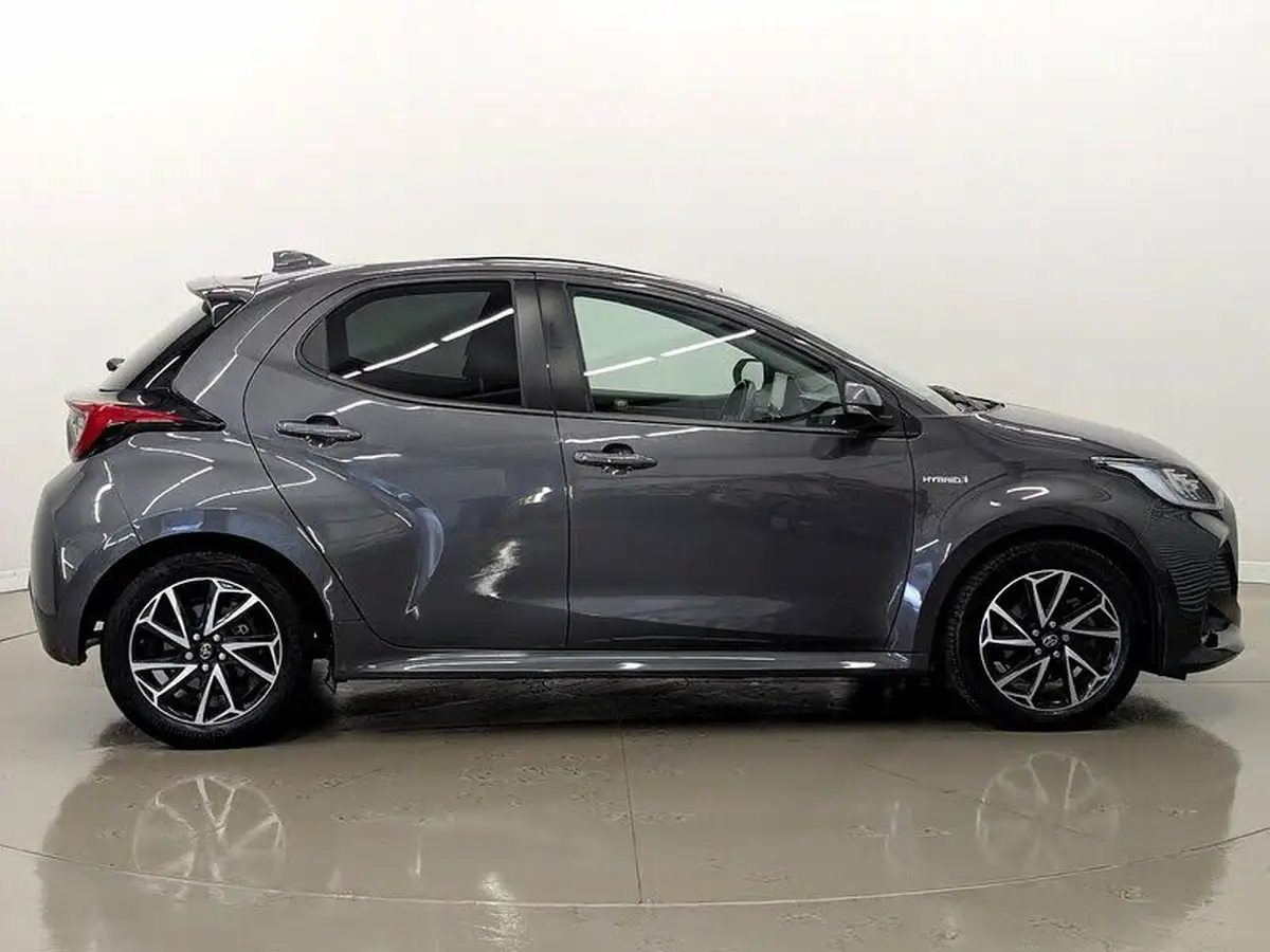 2020-toyota-yaris-15-vvt-i-design-big-1