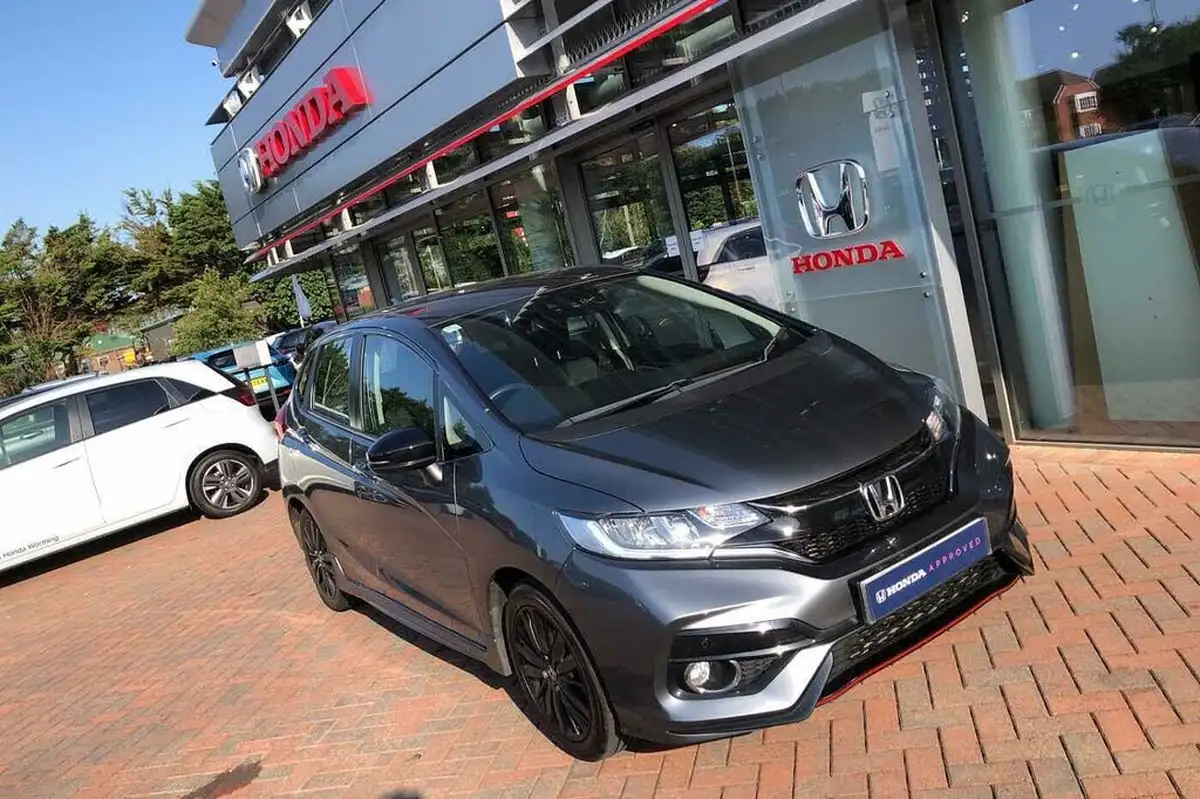 2018-honda-jazz-15-i-vtec-sport-navi-big-19