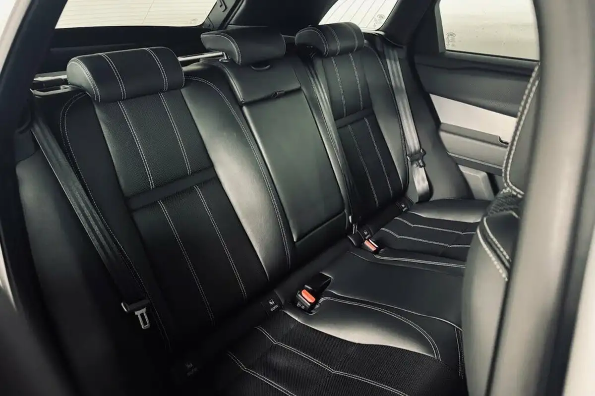 2018-land-rover-range-rover-velar-20-d180-r-dynamic-se-big-31