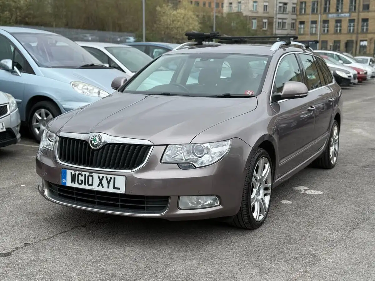 2010-skoda-superb-20td-elegance-172ps-estate-dsg-big-2