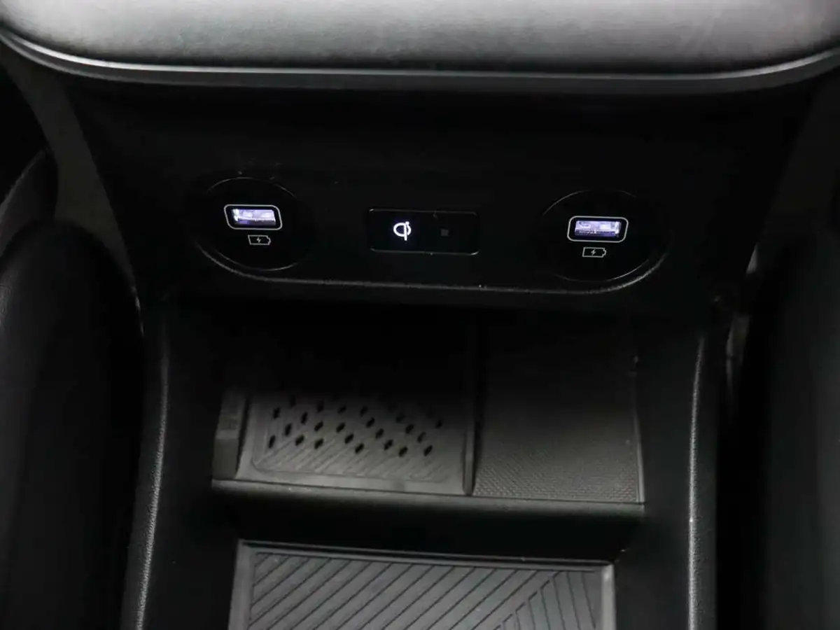 2022-hyundai-ioniq-5-e-ultimate-305ps-73kwh-awd-big-22