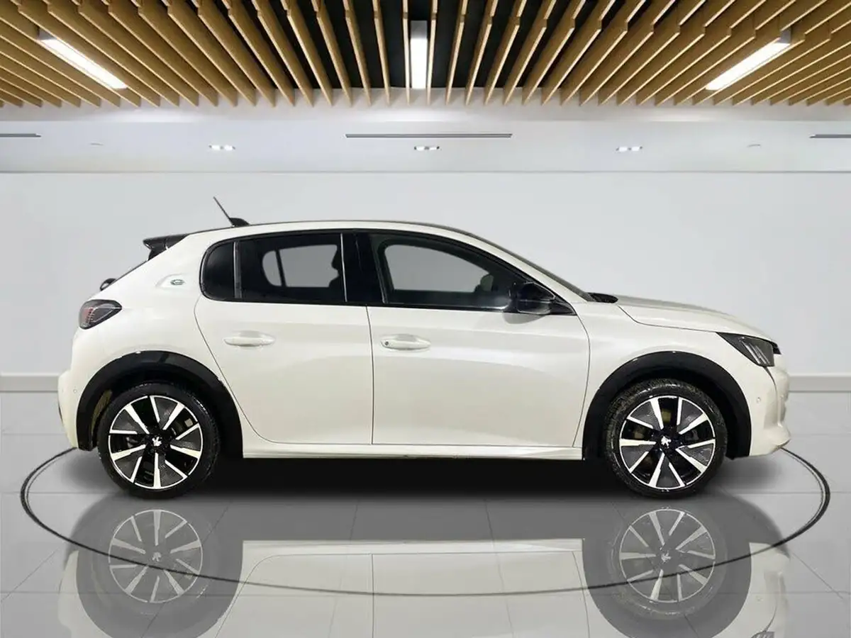 2020-peugeot-208-e-gt-big-7