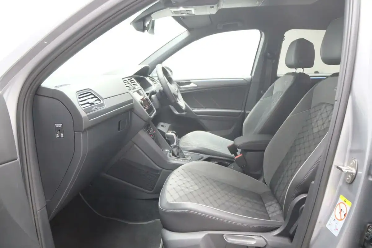 2024-volkswagen-tiguan-allspace-20tdi-r-line-150ps-big-12