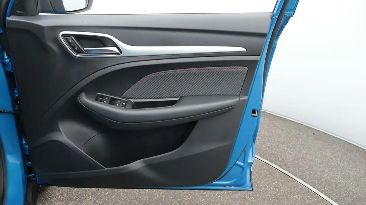 2022-mg-zs-suv-15-vti-tech-exclusive-big-15