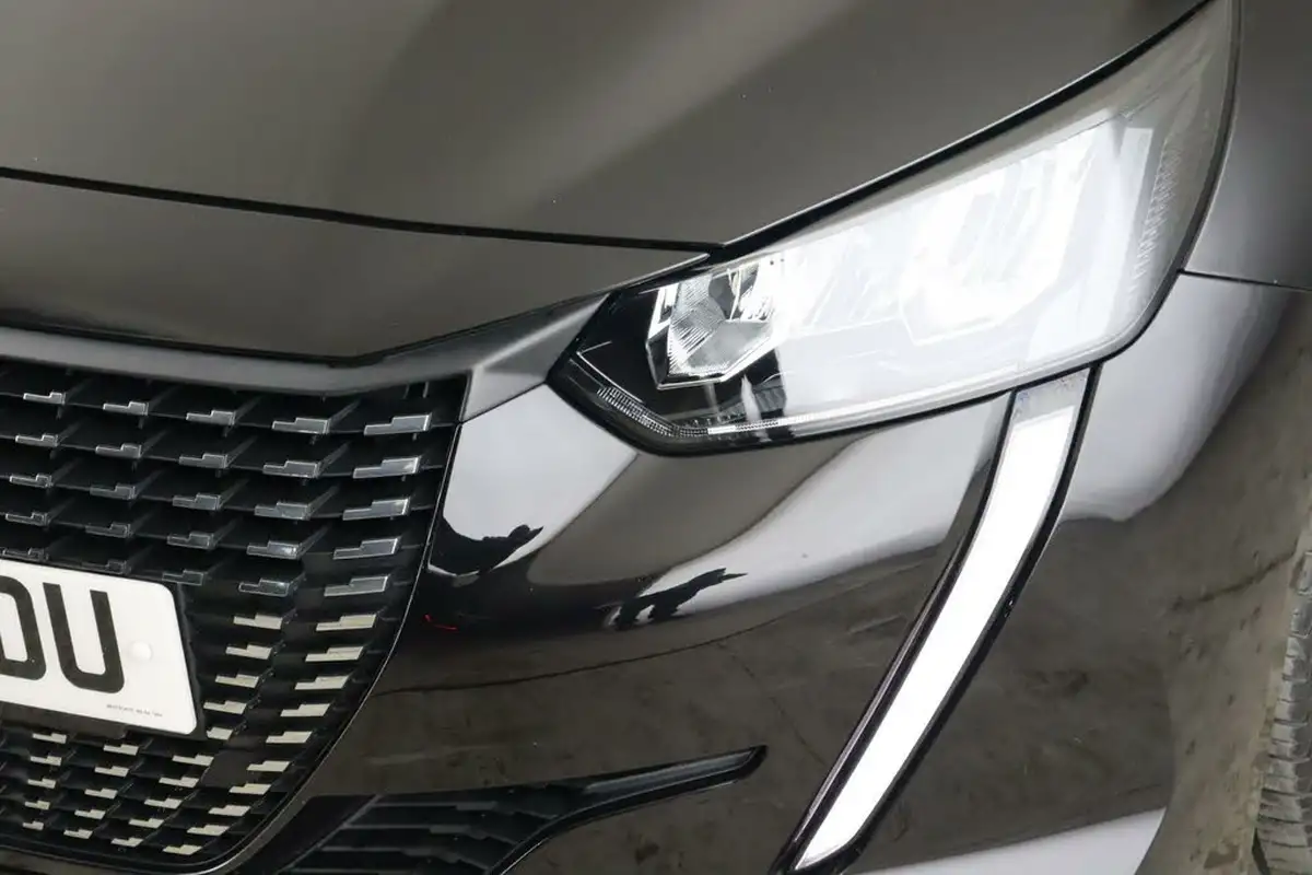 2020-peugeot-208-12-puretech-allure-100bhp-big-8