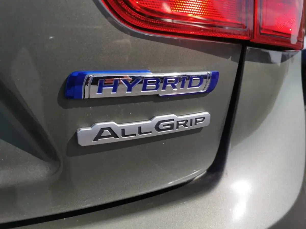 2024-suzuki-ignis-12-dualjet-sz5-big-9