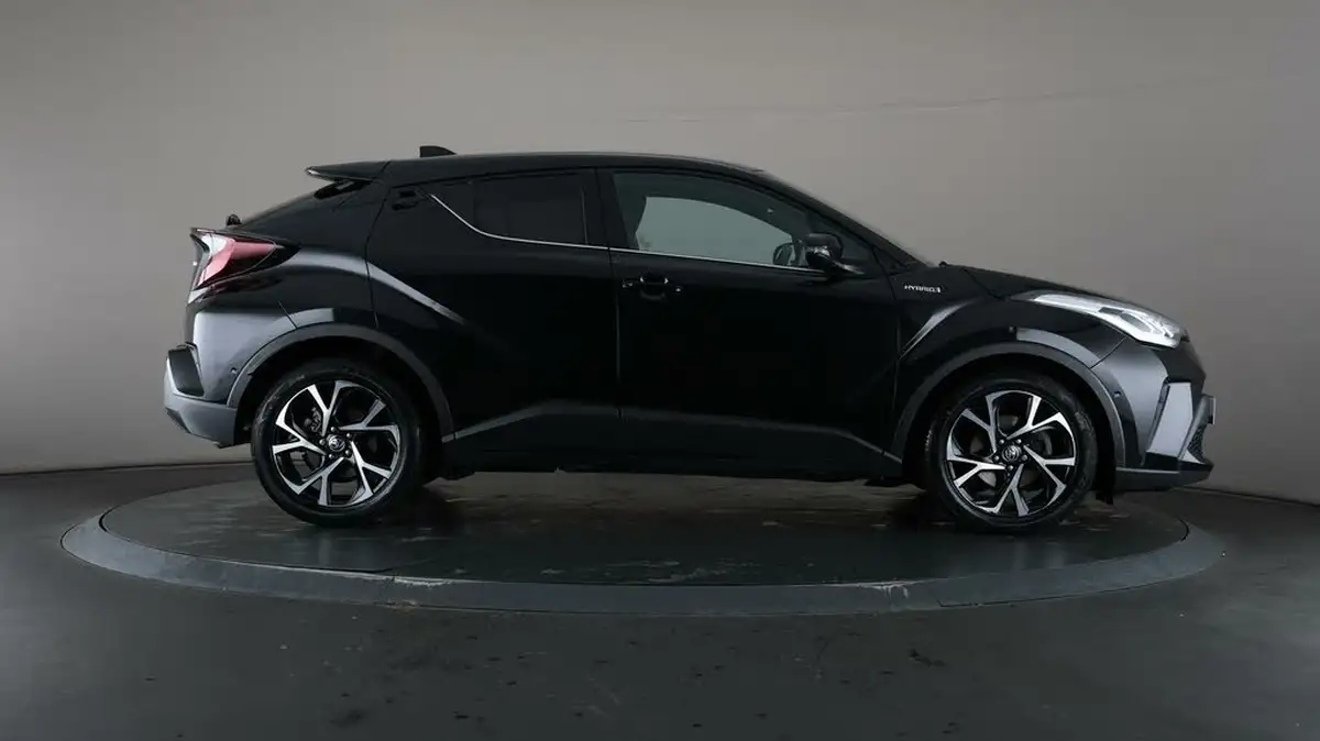 2021-toyota-c-hr-18-vvt-i-design-big-54