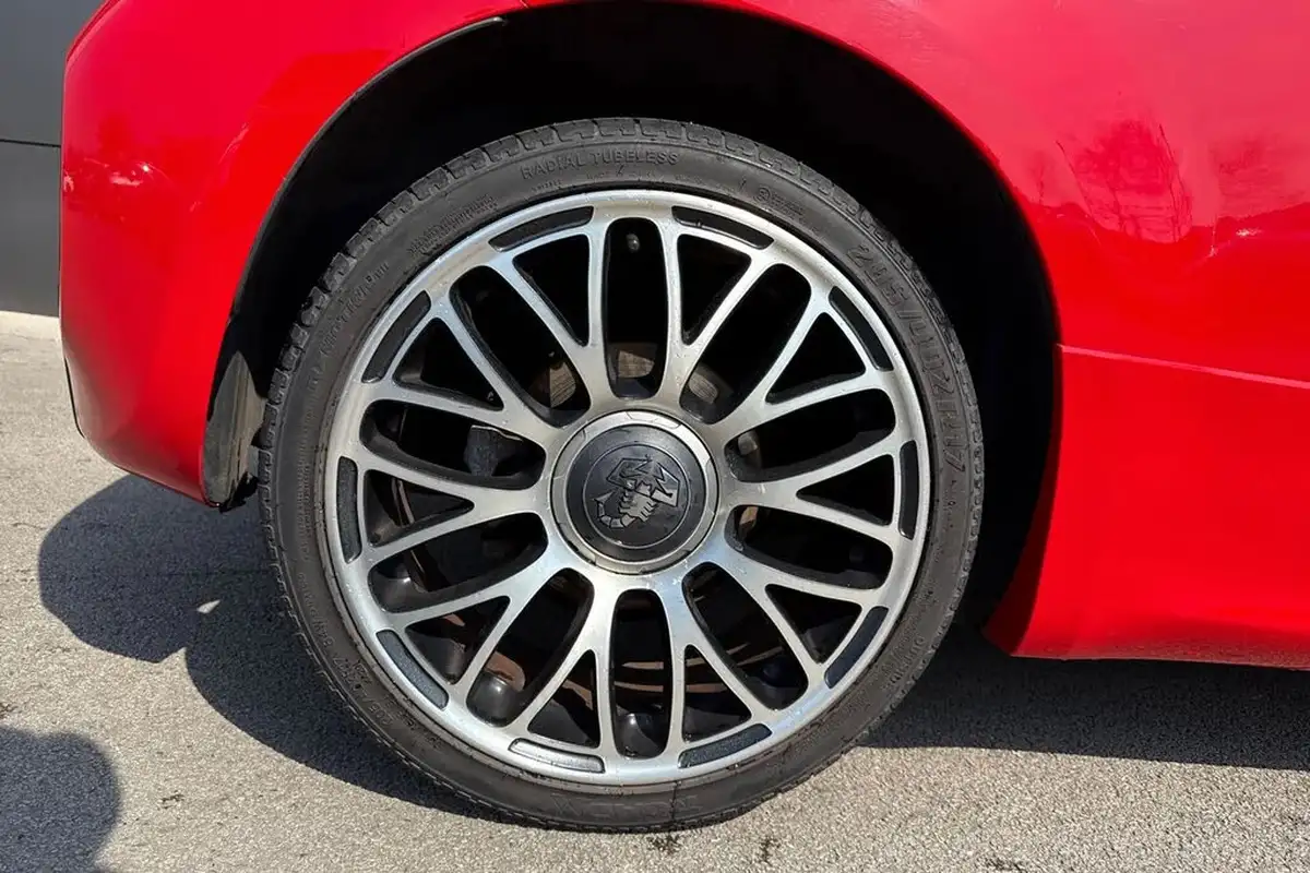 2018-abarth-595-14-tjet-big-11