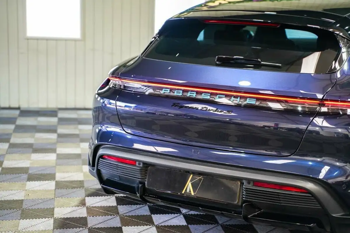 2023-porsche-taycan-e-turbo-s-cross-turismo-big-48
