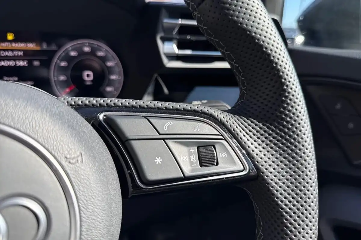 2024-audi-a3-15-35-tfsi-s-line-saloon-4d-big-24