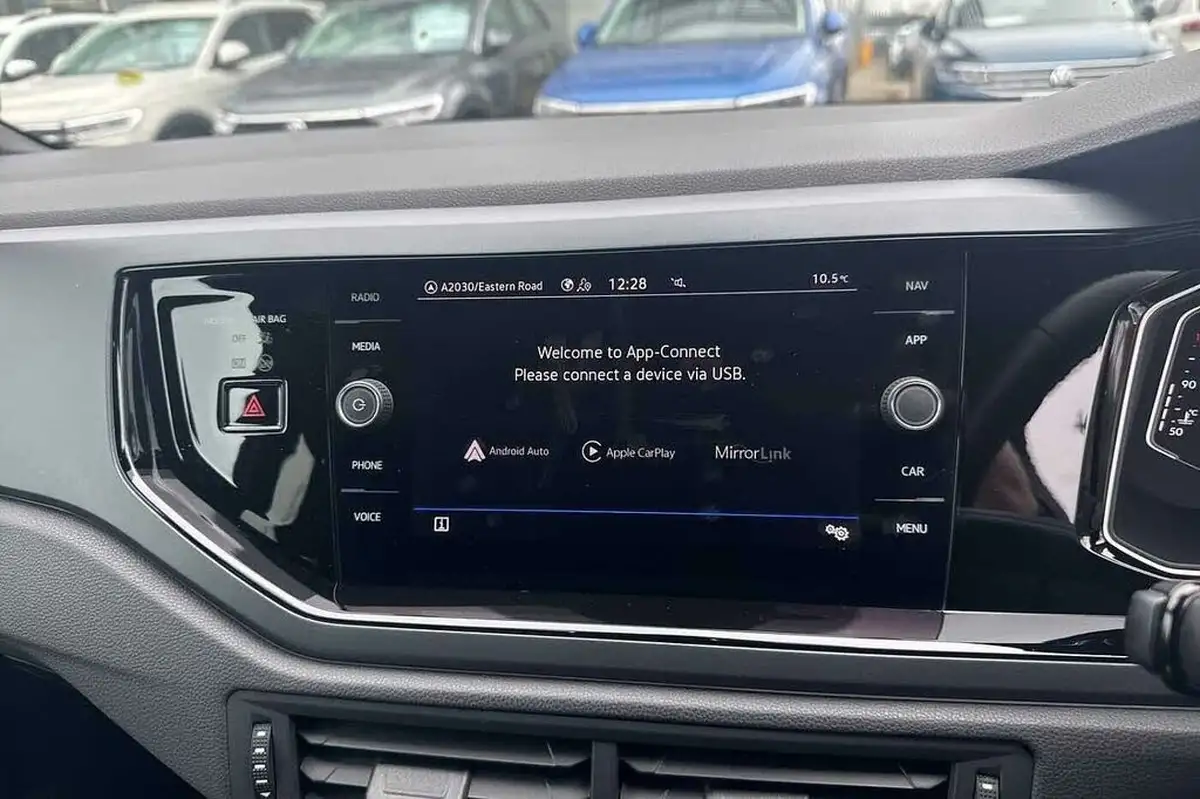 2023-volkswagen-polo-10-tsi-r-line-95ps-big-27