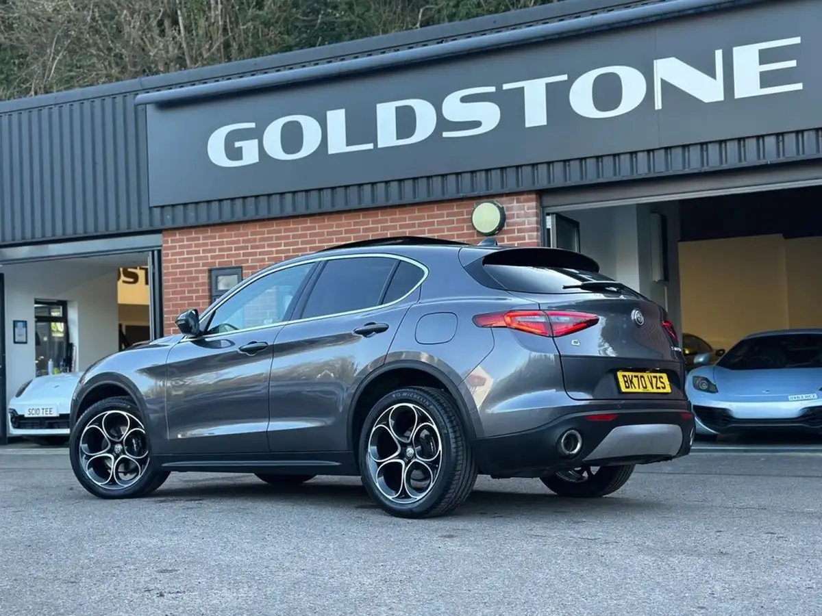 2020-alfa-romeo-stelvio-22td-speciale-big-1